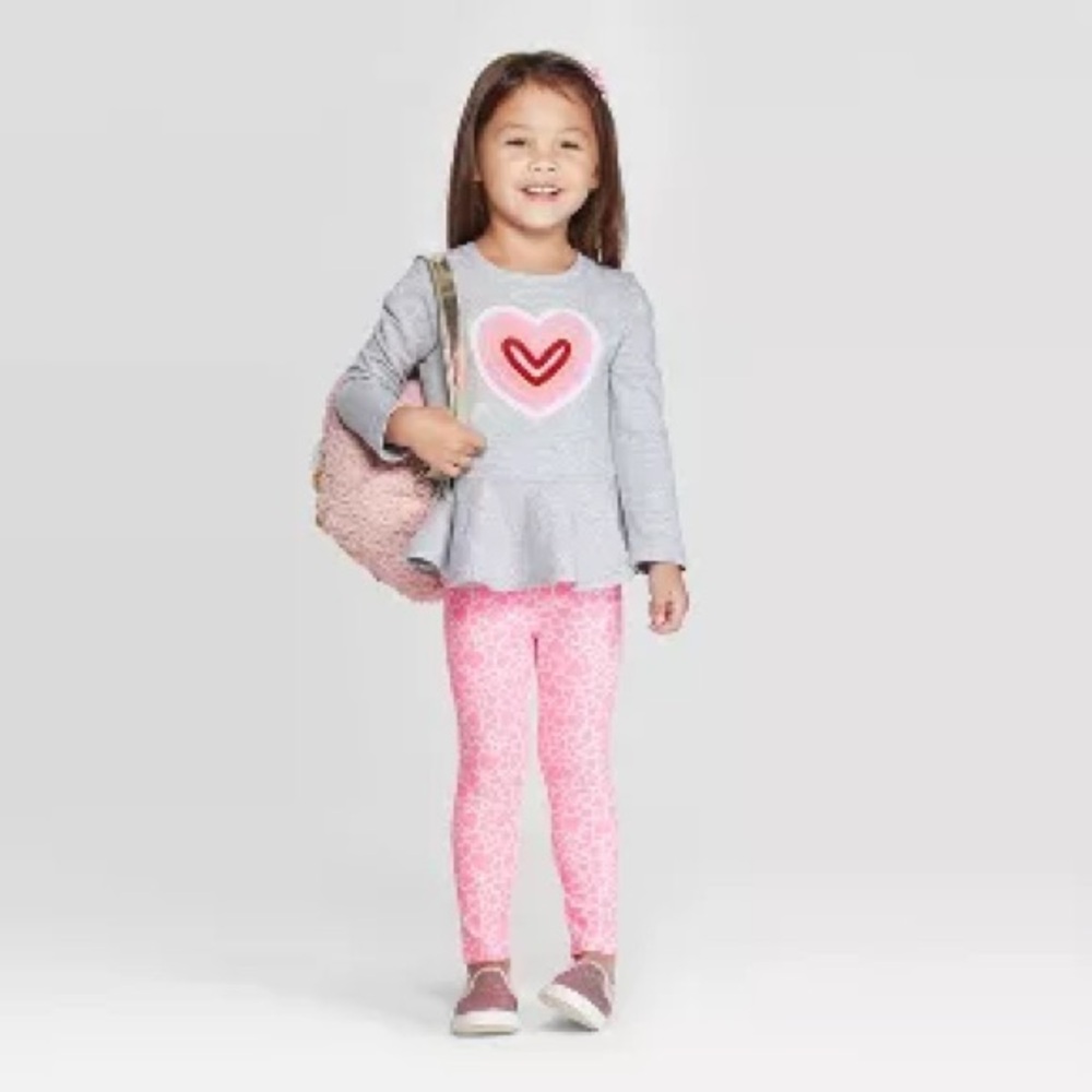 CAT & JACK HEARTS LONG SLEEVE PANTS SET - GRAY SIZE 2T (NEW WITH TAGS) A13